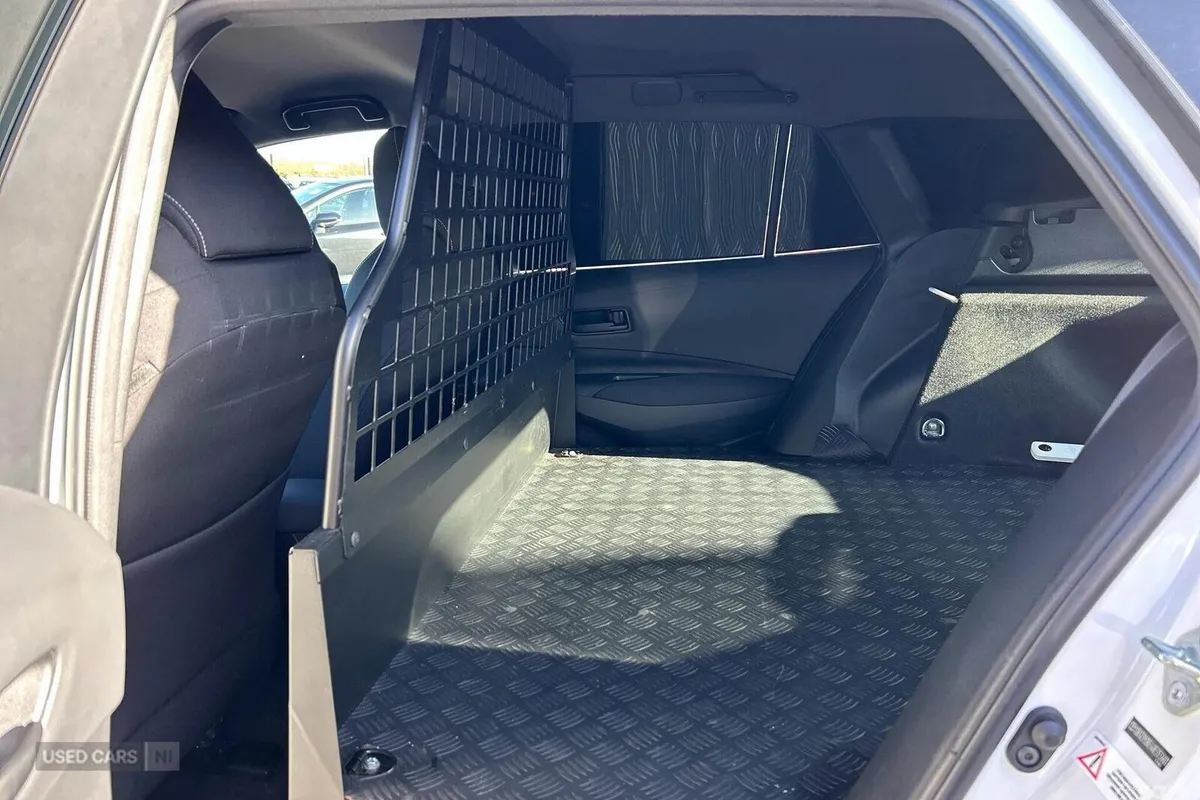 Toyota Corolla MPV, Petrol Hybrid, 2023, White