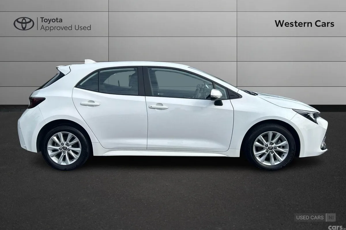Toyota Corolla Hatchback, Petrol Hybrid, 2023, White
