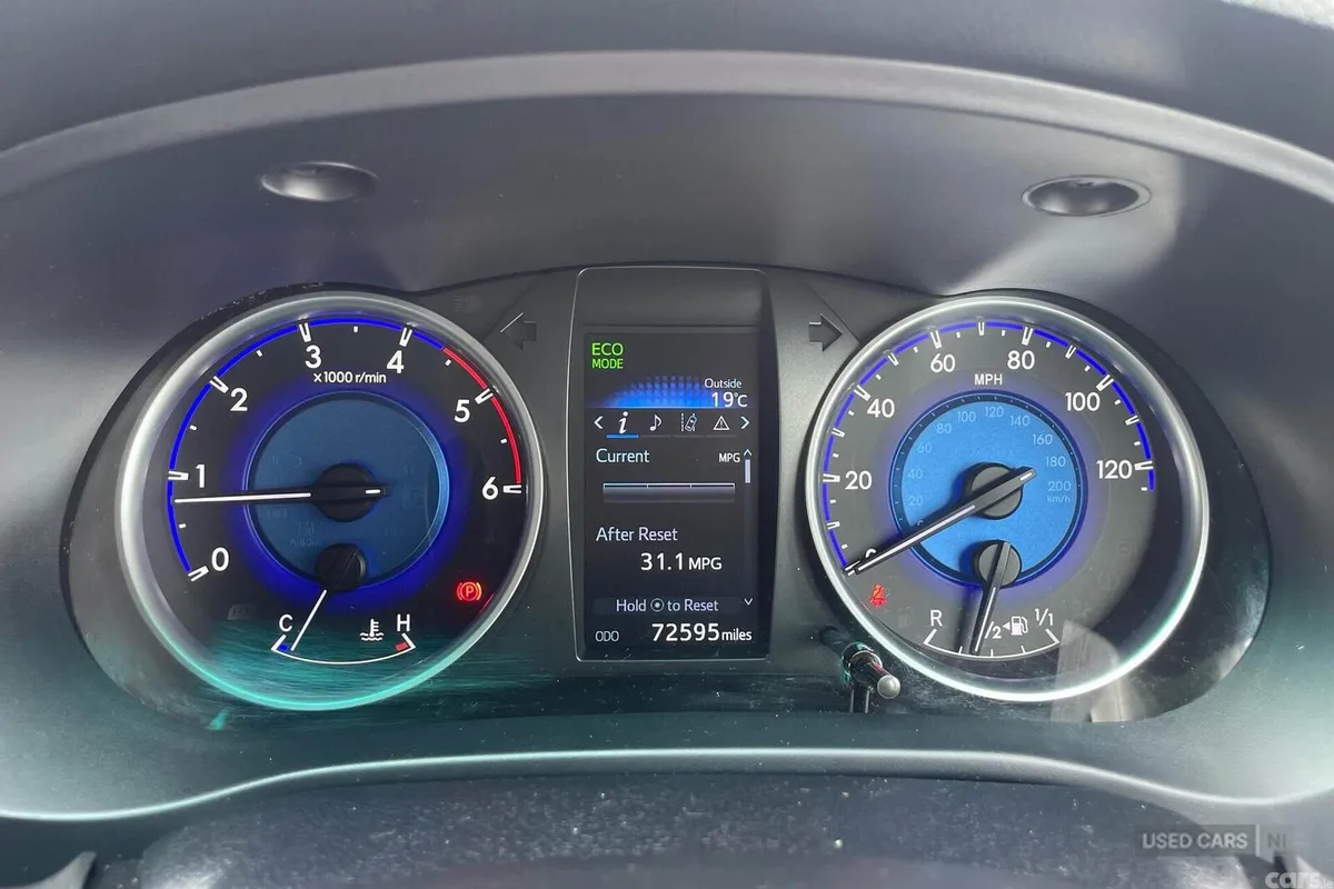 Toyota Hilux , Diesel, 2019, Grey