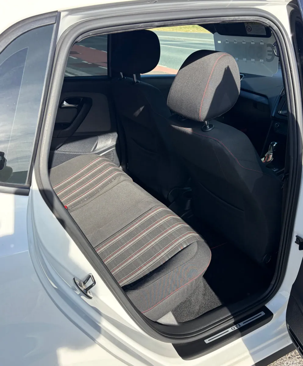 Volkswagen Polo Hatchback, Petrol, 2011, White