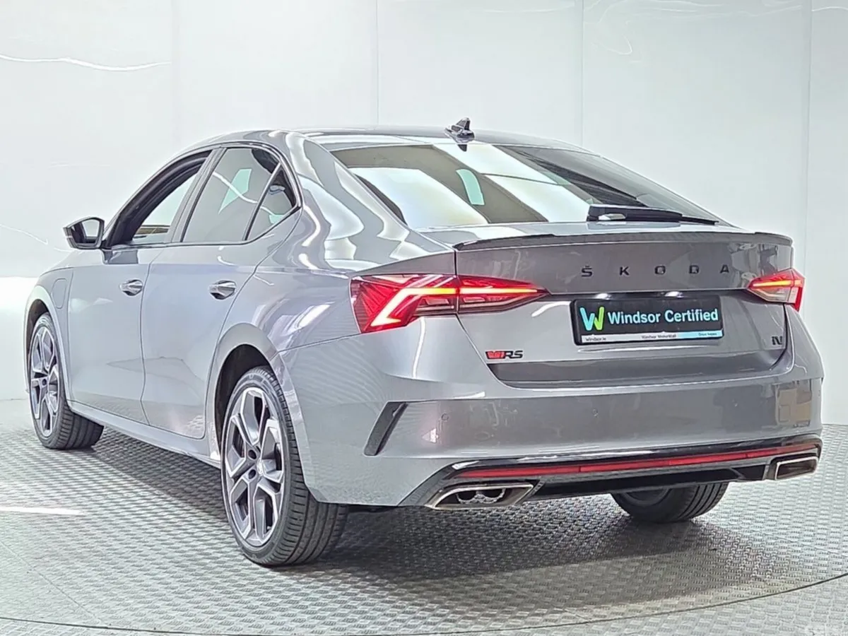Skoda Octavia Saloon, Petrol Plug-in Hybrid, 2023, Grey
