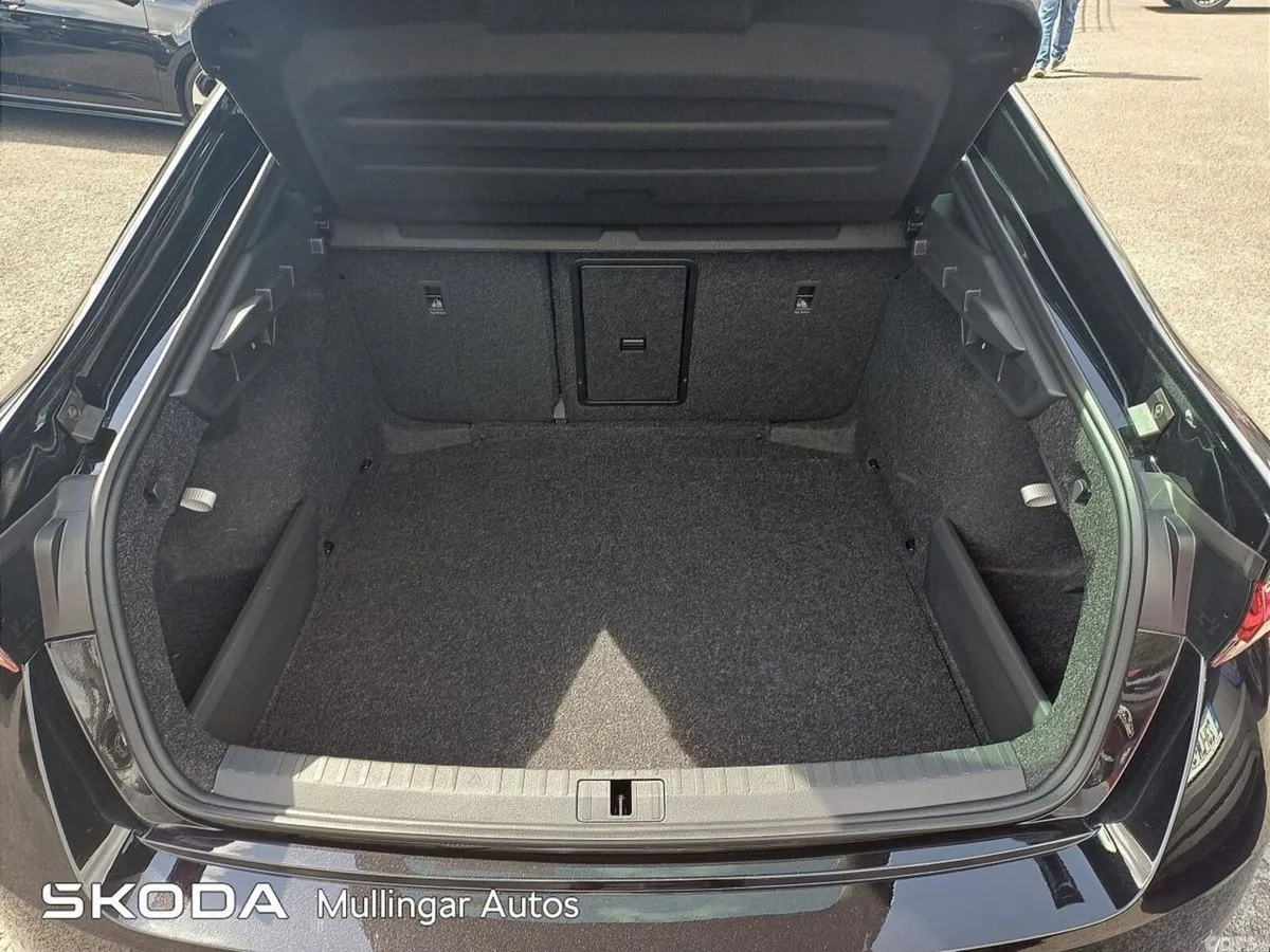 Skoda Octavia Saloon, Diesel, 2026, Black