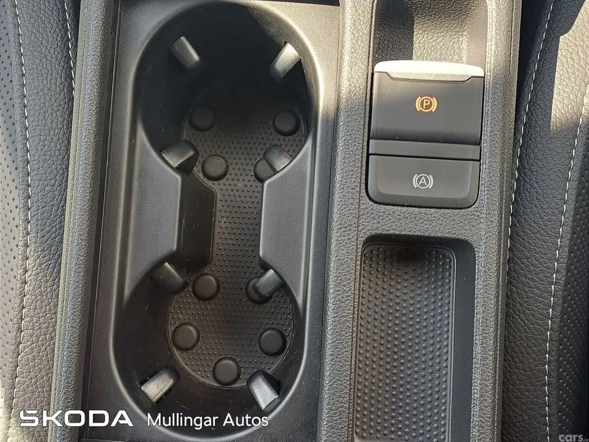 Skoda Octavia Saloon, Diesel, 2026, Black