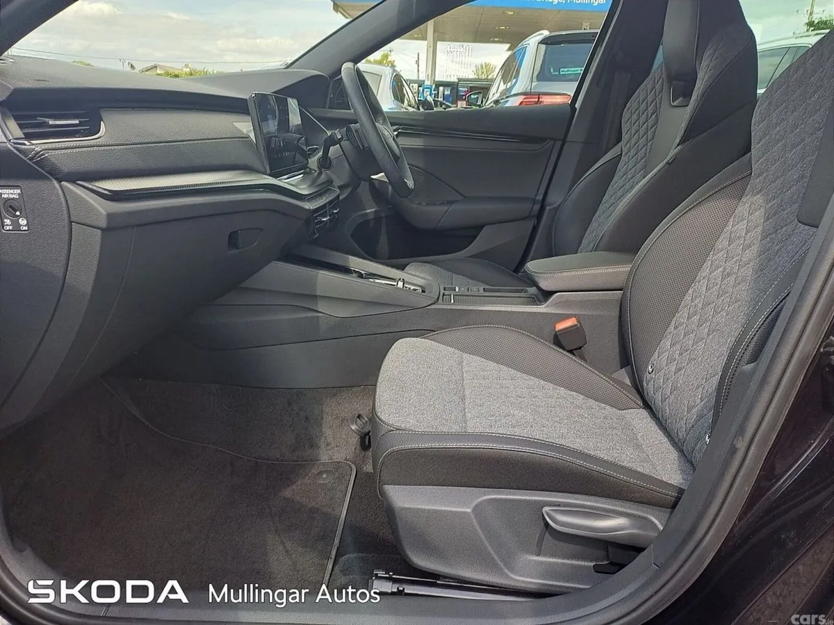 Skoda Octavia Saloon, Diesel, 2026, Black