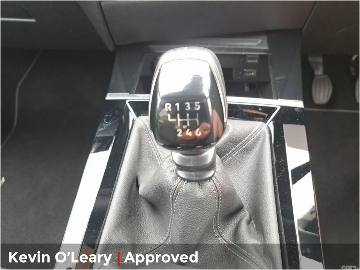 Opel Astra Hatchback, Petrol, 2025, Grey