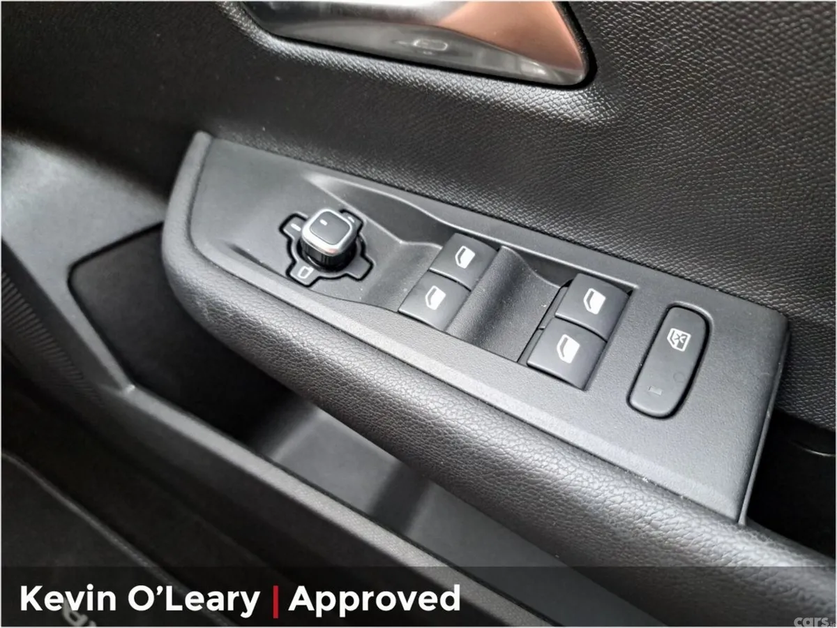 Opel Astra Hatchback, Petrol, 2025, Grey