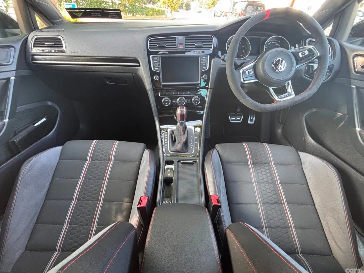 Volkswagen Golf Hatchback, Petrol, 2016, White