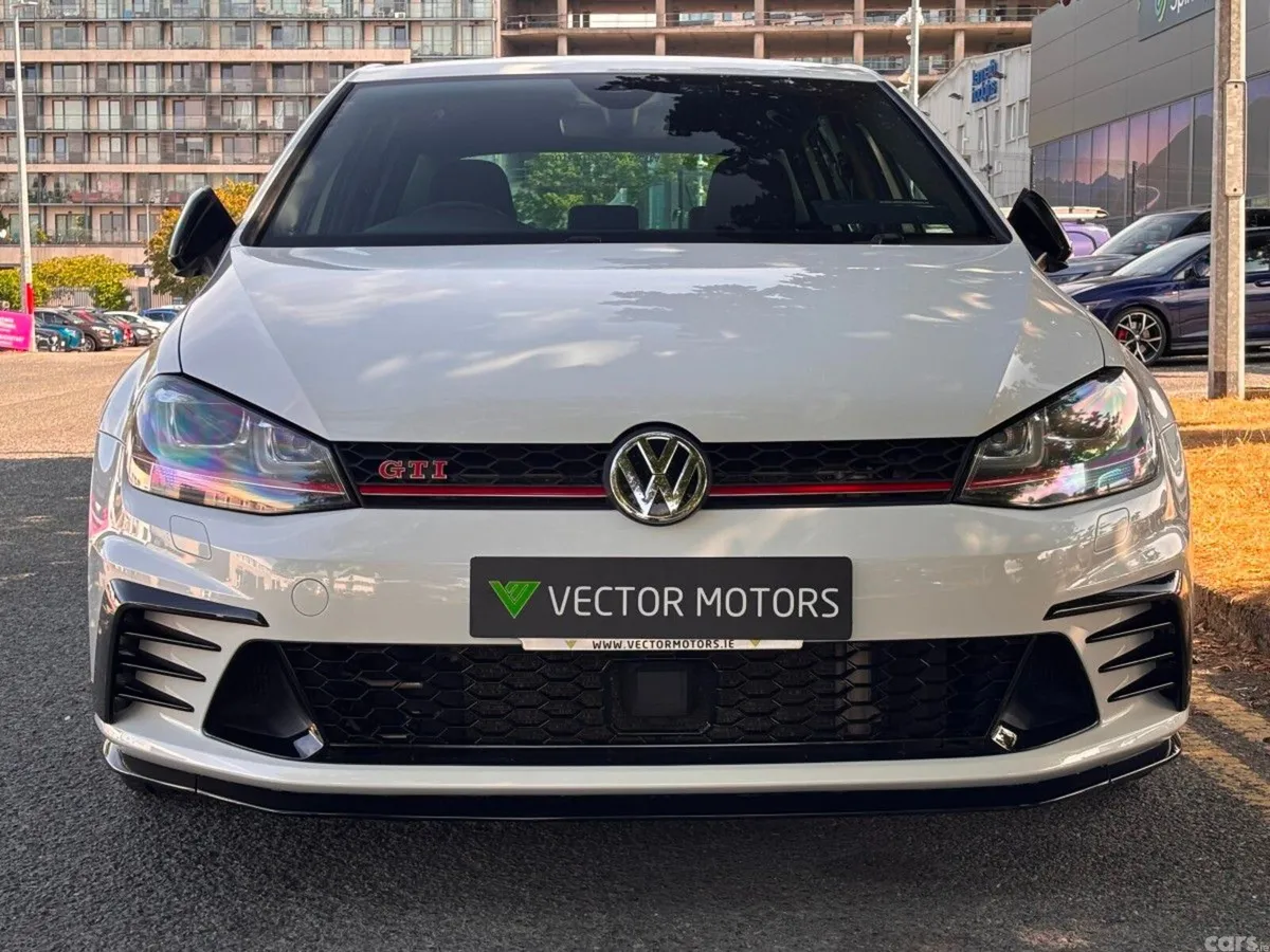 Volkswagen Golf Hatchback, Petrol, 2016, White