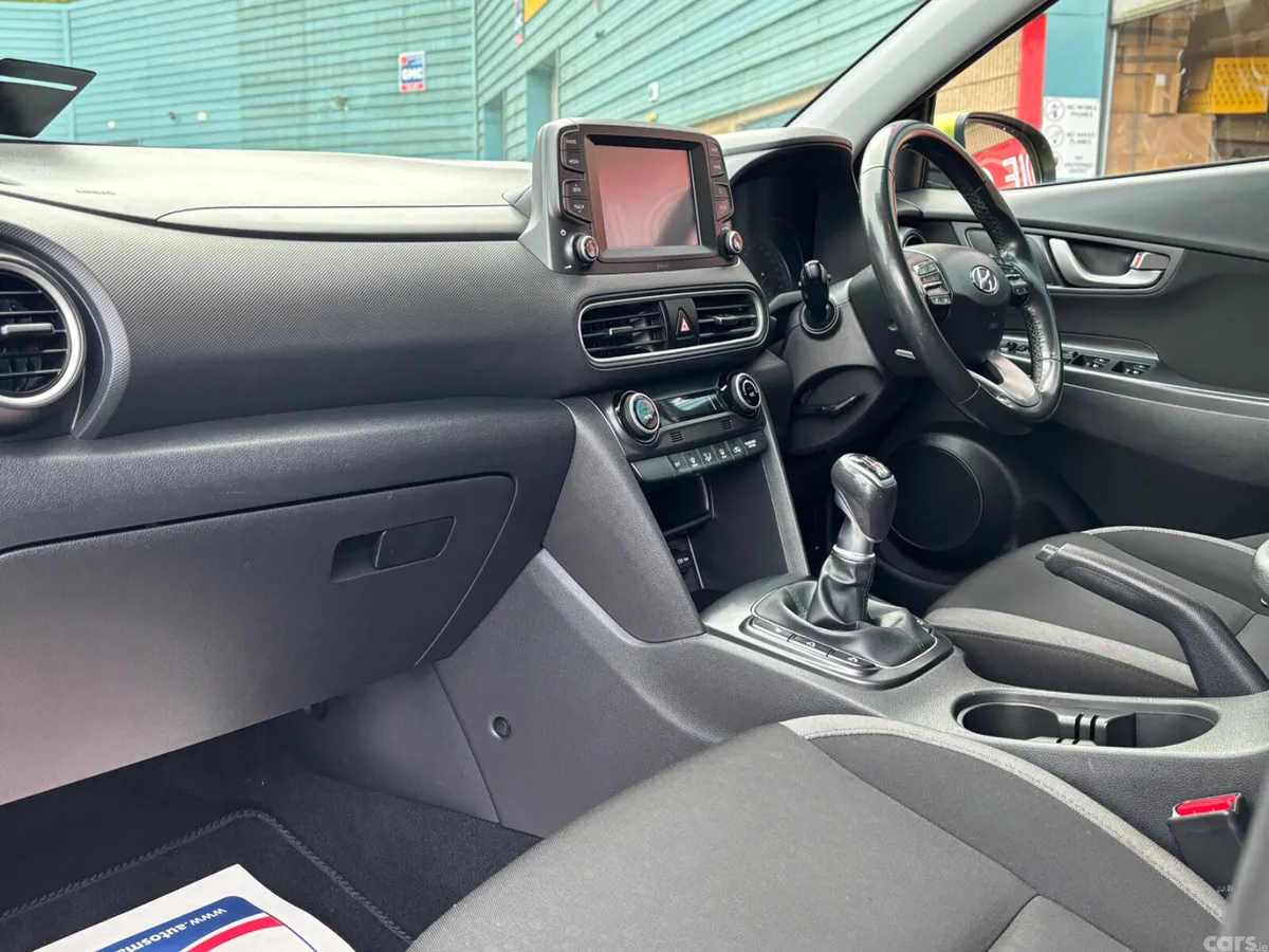 Hyundai KONA MPV, Petrol, 2018, Green