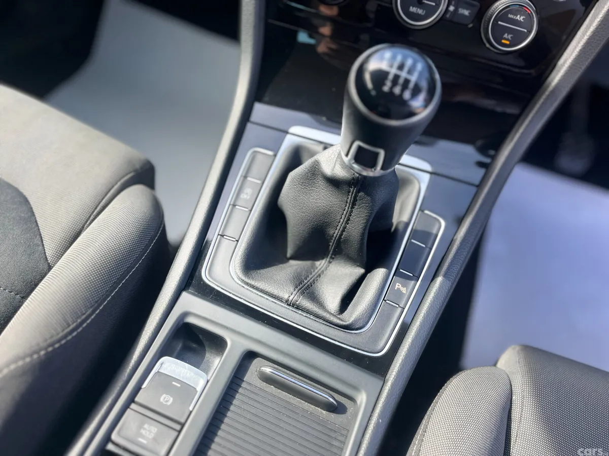 Volkswagen Golf Estate, Petrol, 2015, Silver