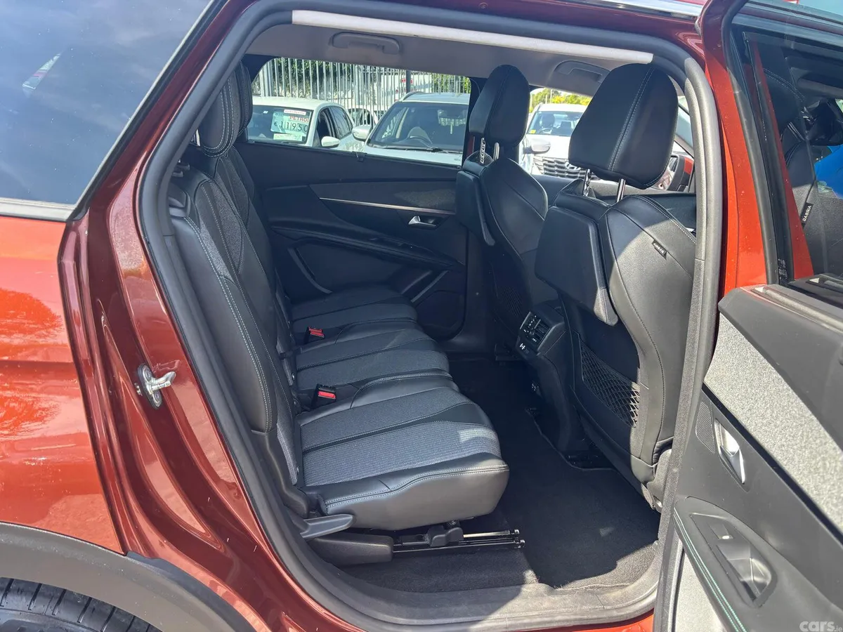 Peugeot 5008 MPV, Diesel, 2021, Brown