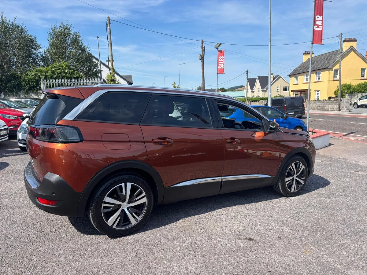 Peugeot 5008 MPV, Diesel, 2021, Brown