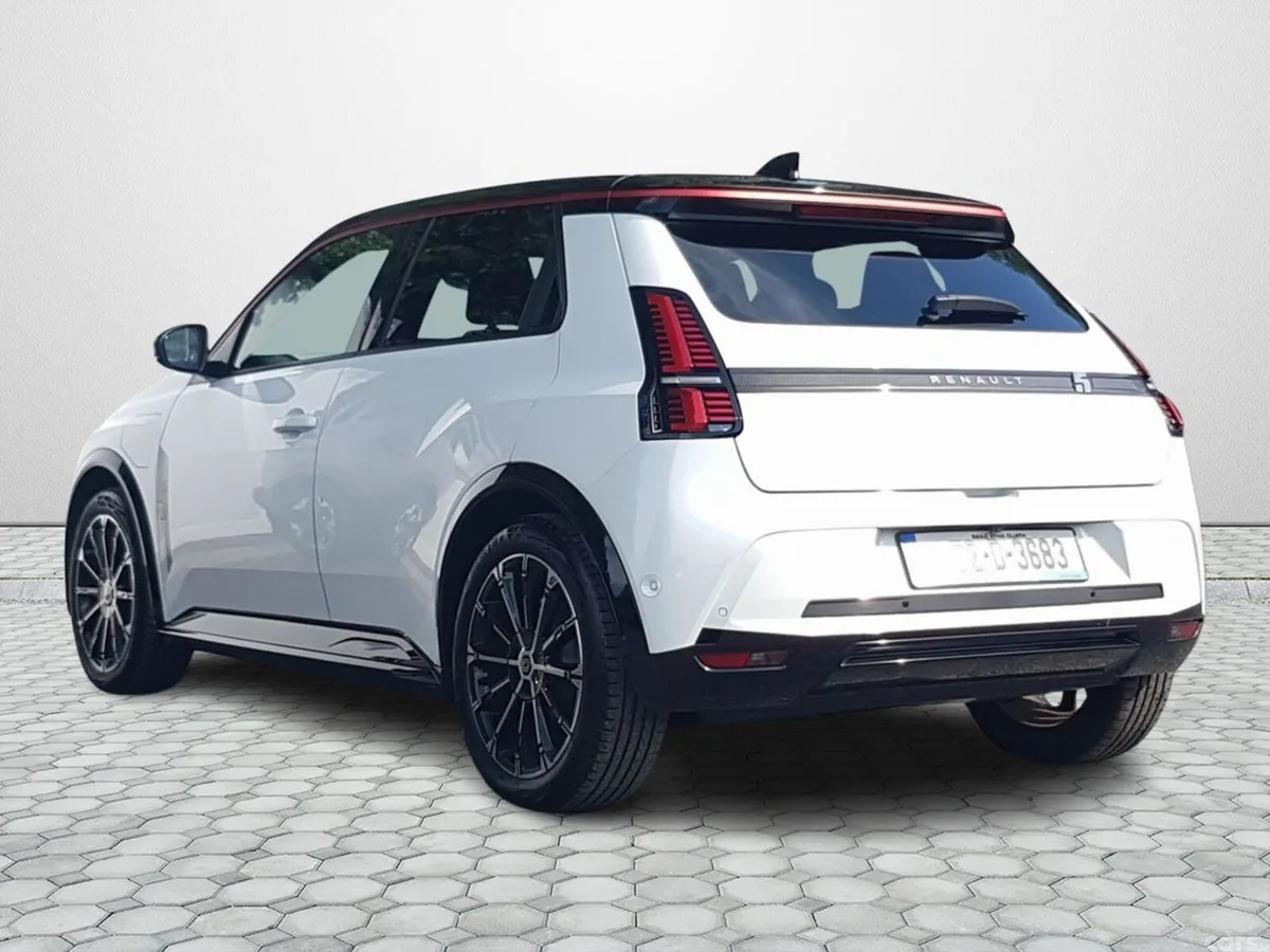Renault 5 Hatchback, Electric, 2025, White
