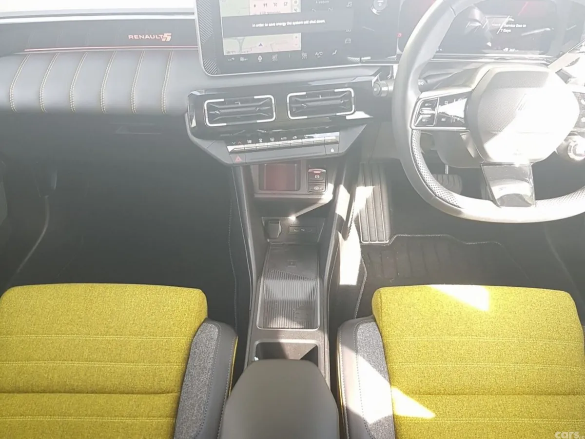 Renault 5 Hatchback, Electric, 2025, White