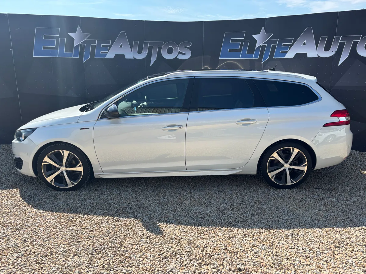 Peugeot 308 Estate, Petrol, 2015, White
