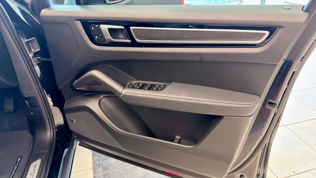 Porsche Cayenne Coupe, Petrol Hybrid, 2023, Black