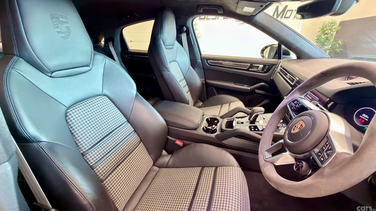 Porsche Cayenne Coupe, Petrol Hybrid, 2023, Black