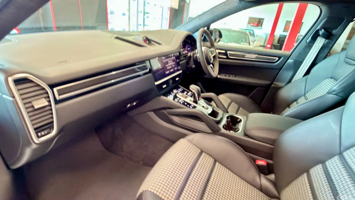 Porsche Cayenne Coupe, Petrol Hybrid, 2023, Black