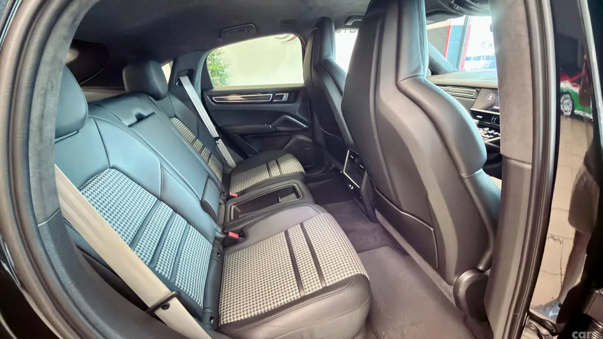 Porsche Cayenne Coupe, Petrol Hybrid, 2023, Black