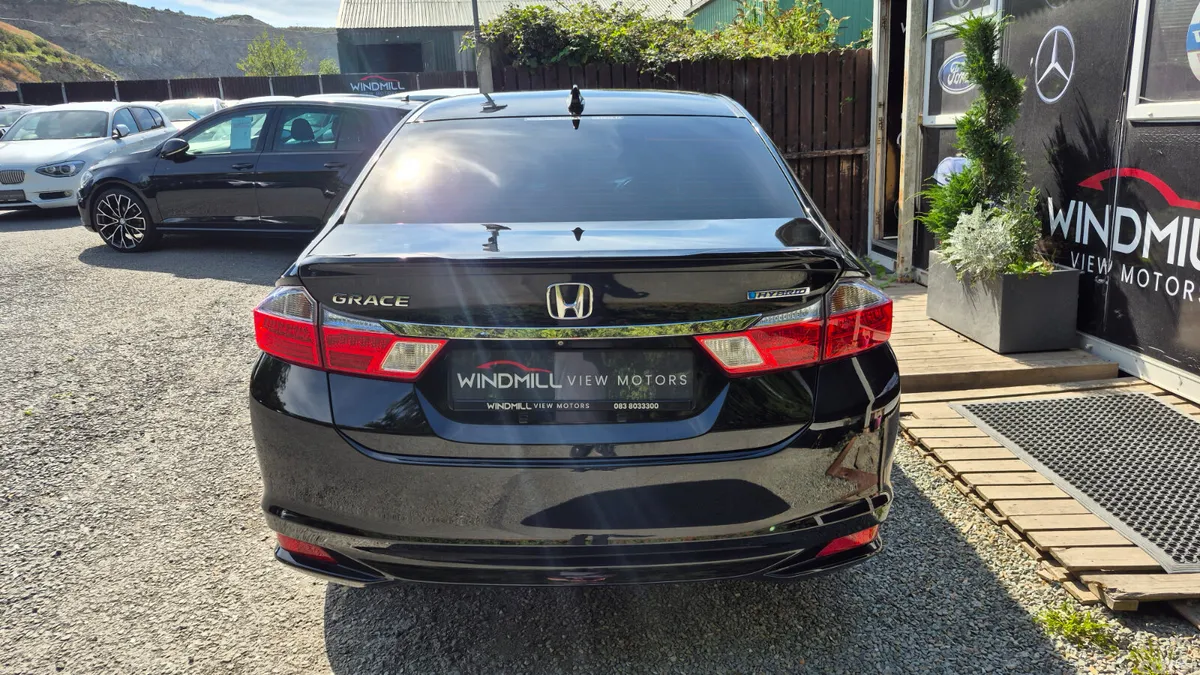 Honda Grace Saloon, Petrol Hybrid, 2015, Black