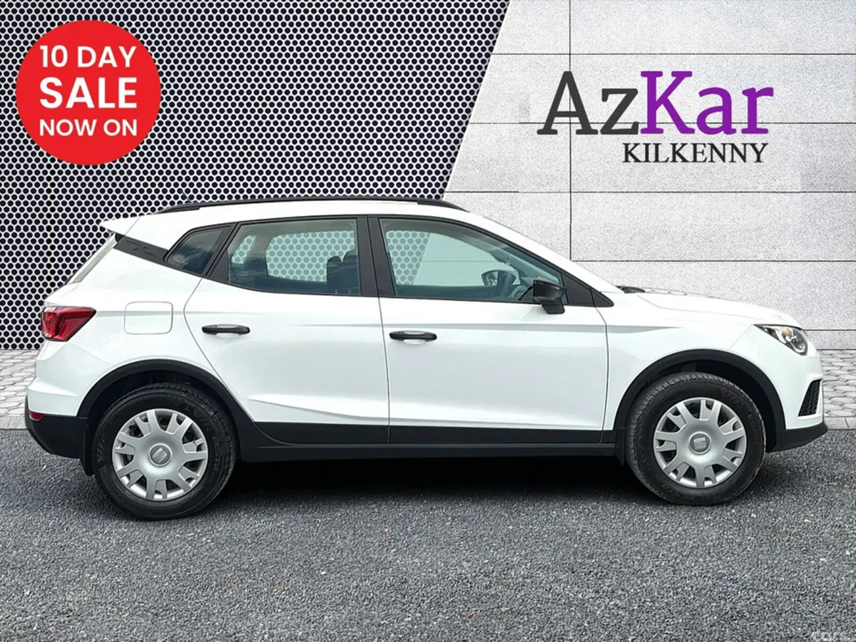 SEAT Arona Hatchback, Petrol, 2019, White