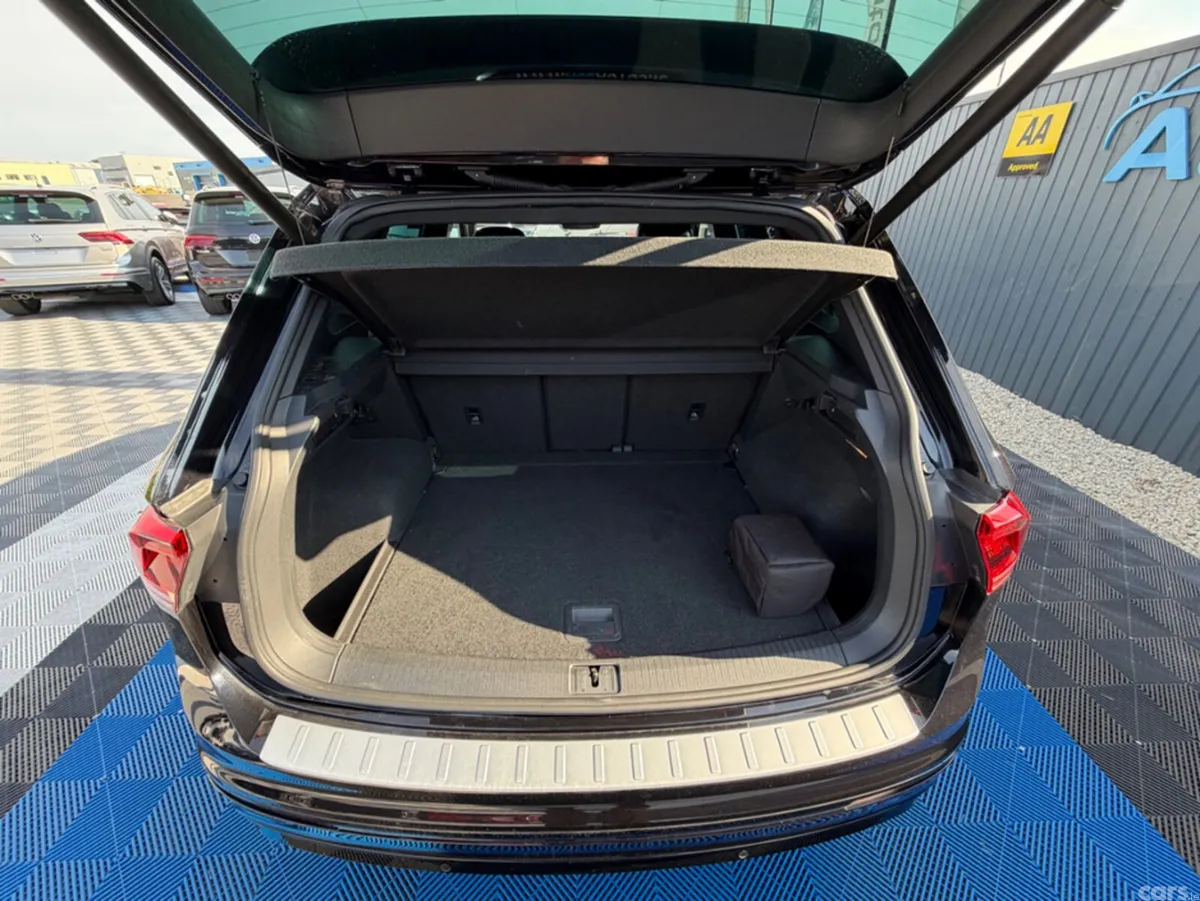 Volkswagen Tiguan MPV, Diesel, 2018, Black