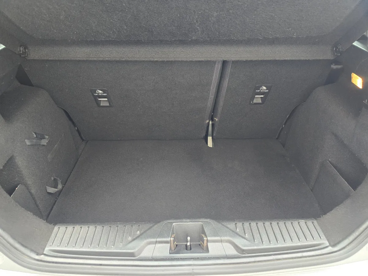 Ford Fiesta Hatchback, Petrol, 2018, Silver