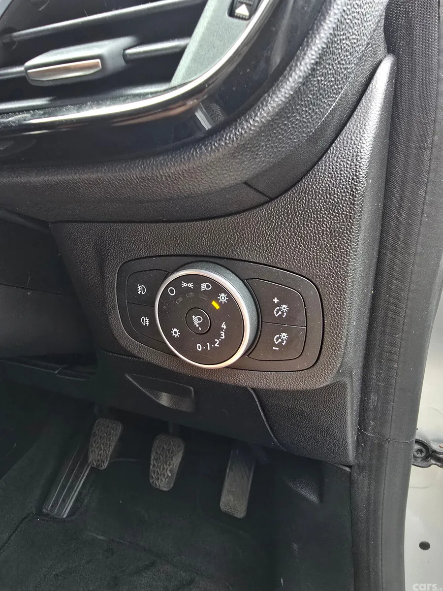 Ford Fiesta Hatchback, Petrol, 2018, Silver