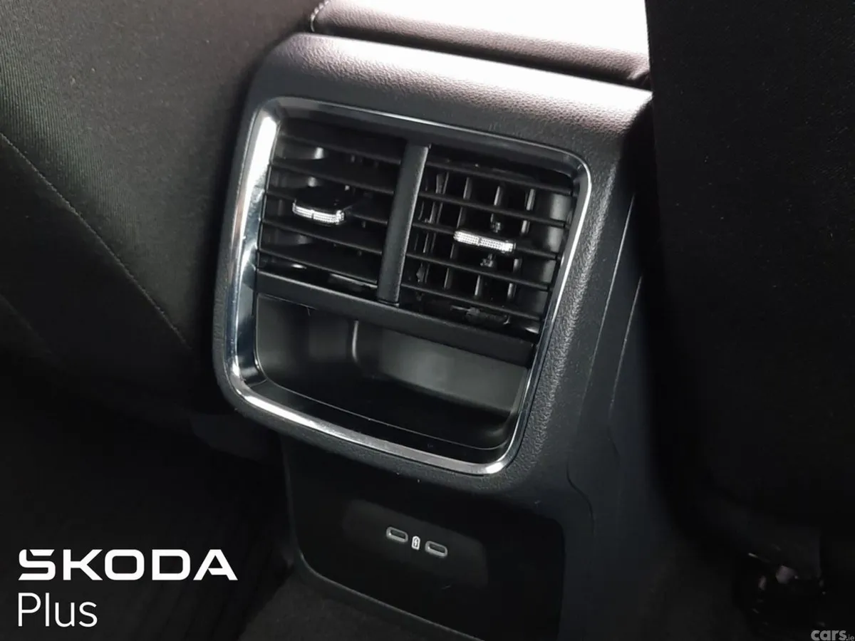 Skoda Octavia Estate, Diesel, 2023, Blue