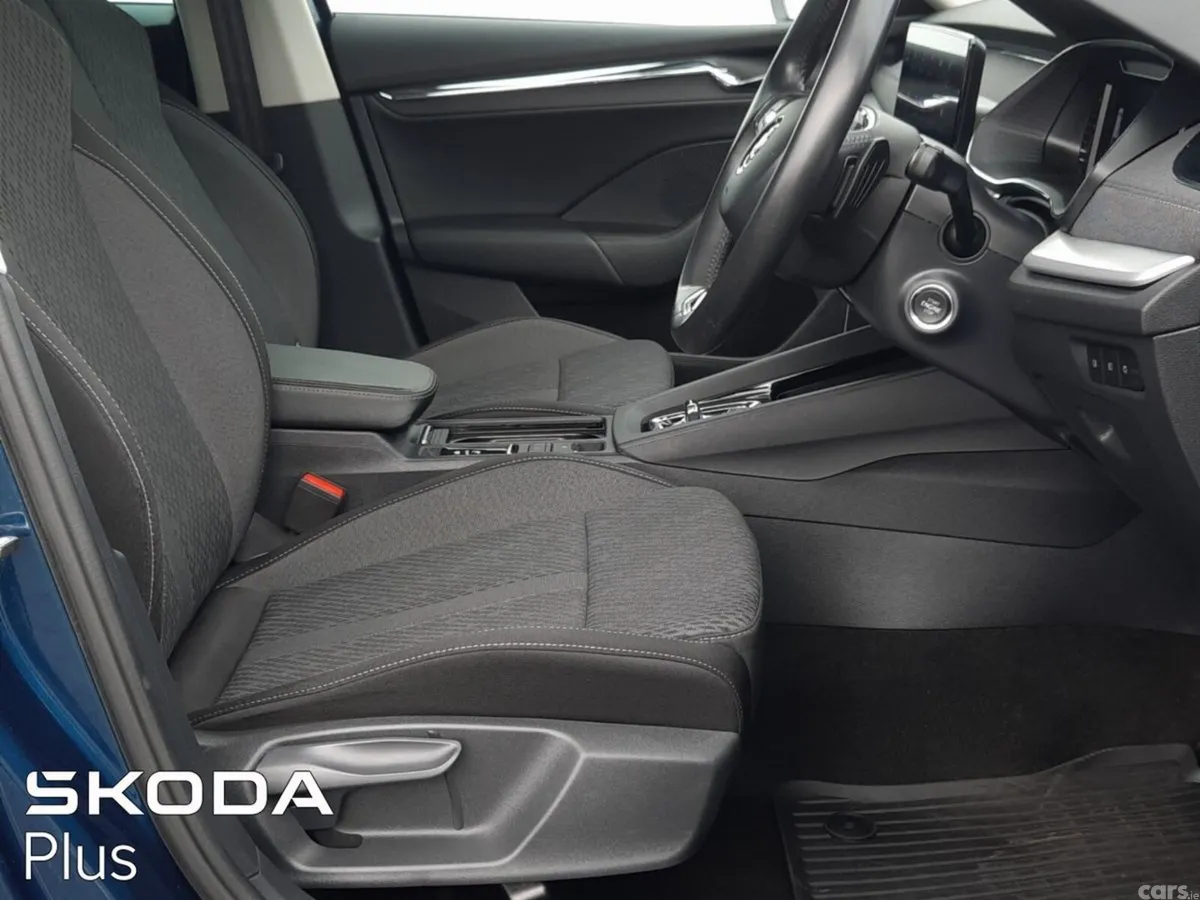 Skoda Octavia Estate, Diesel, 2023, Blue