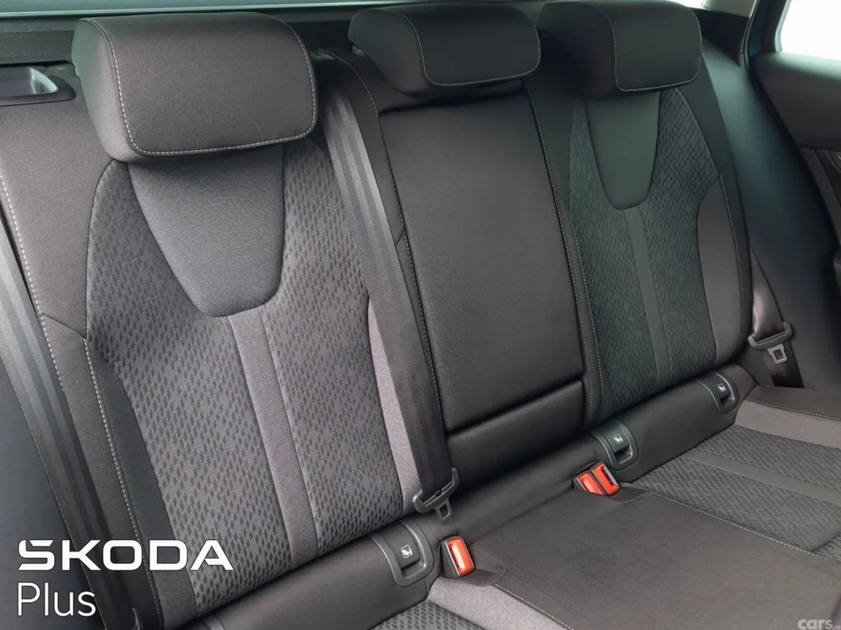 Skoda Octavia Estate, Diesel, 2023, Blue