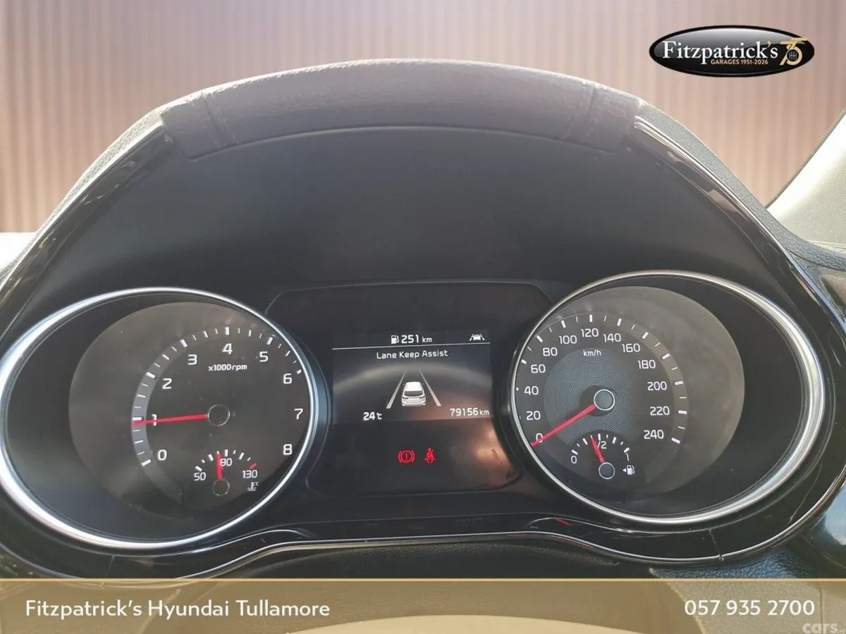 Kia Ceed Hatchback, Petrol, 2021, Red