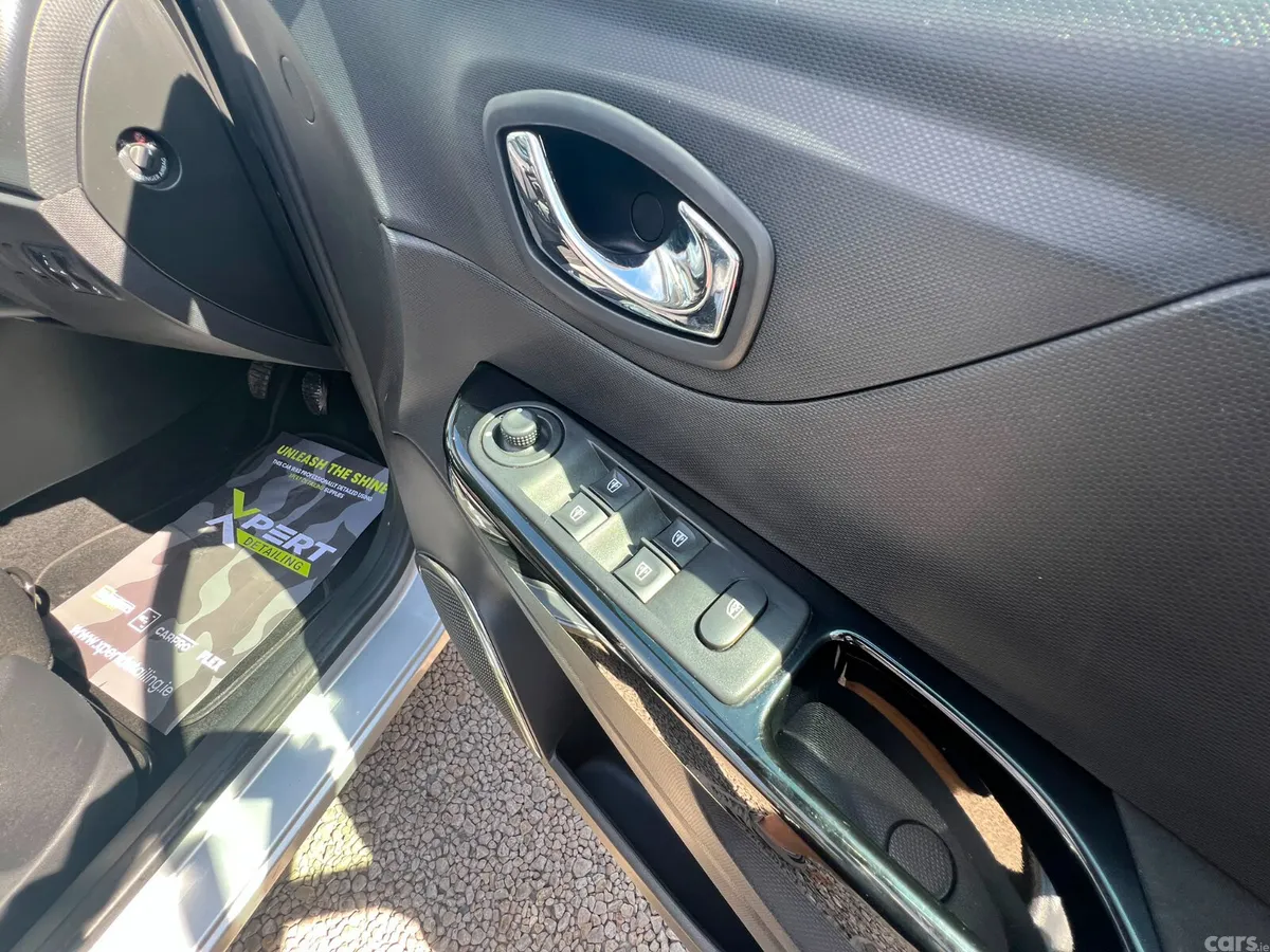 Renault Captur Hatchback, Diesel, 2016, Silver