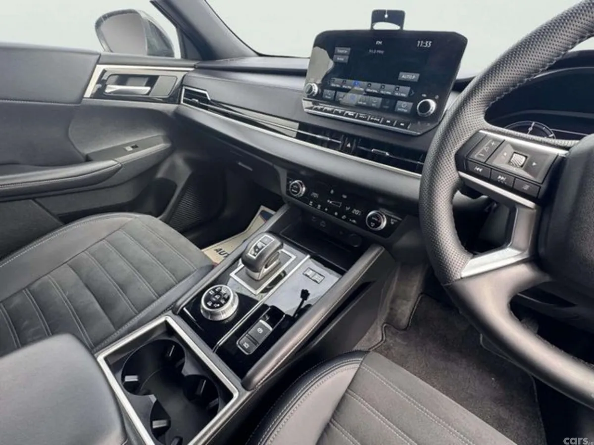 Mitsubishi Outlander SUV, Petrol Plug-in Hybrid, 2023, Grey