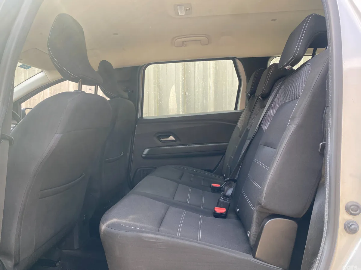Dacia Jogger MPV, Petrol, 2023, Grey