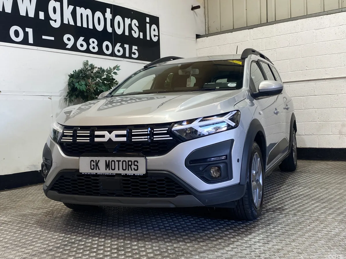 Dacia Jogger MPV, Petrol, 2023, Grey