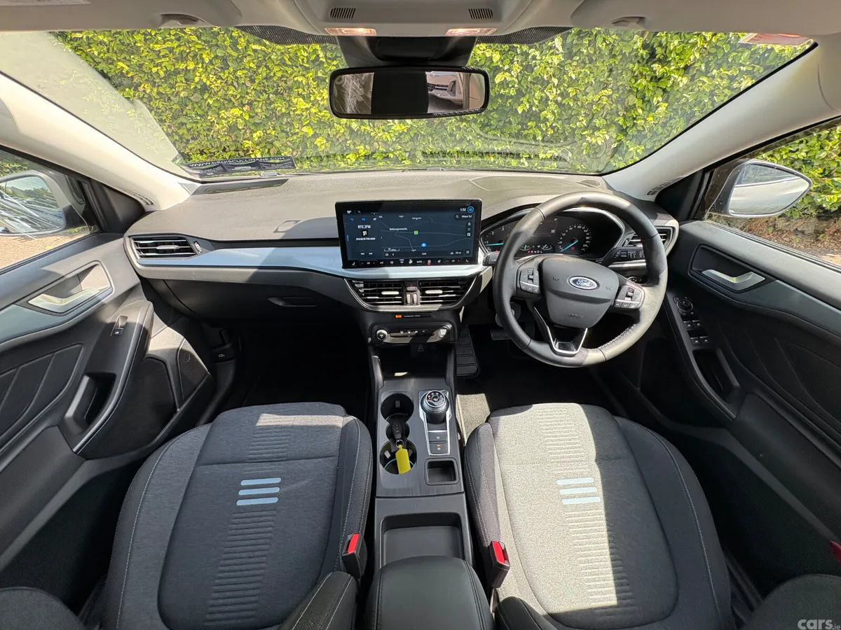 Ford Focus Hatchback, Diesel, 2024, Grey