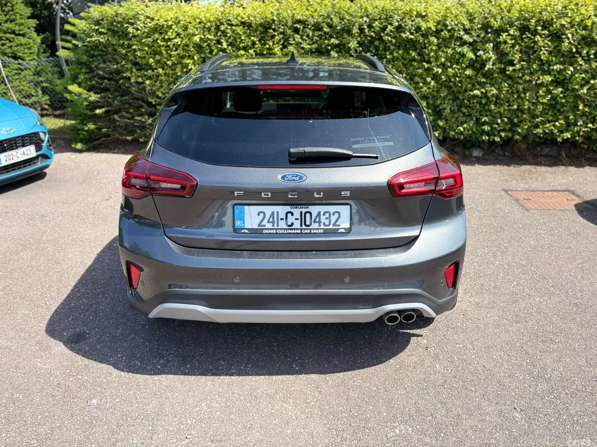 Ford Focus Hatchback, Diesel, 2024, Grey
