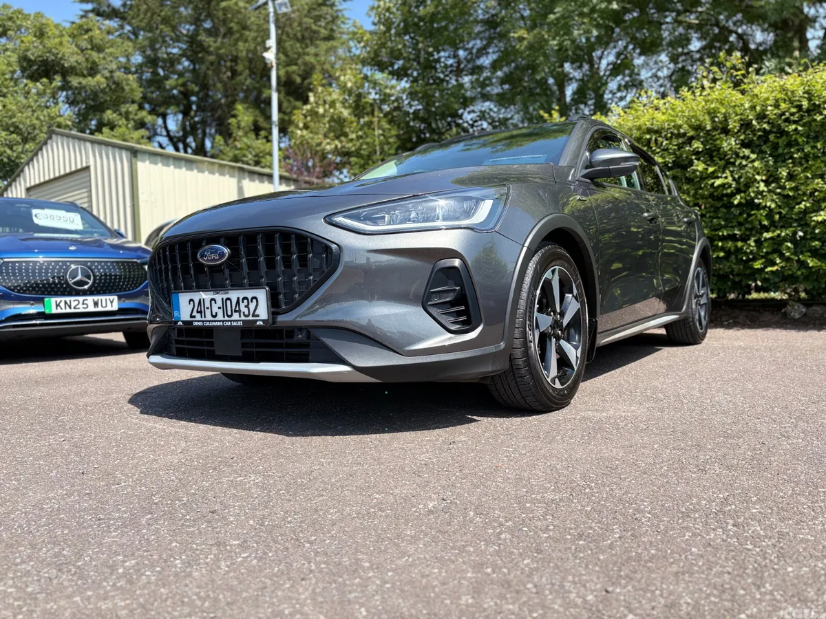 Ford Focus Hatchback, Diesel, 2024, Grey