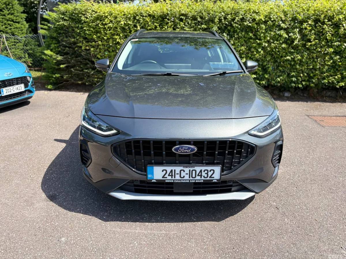Ford Focus Hatchback, Diesel, 2024, Grey