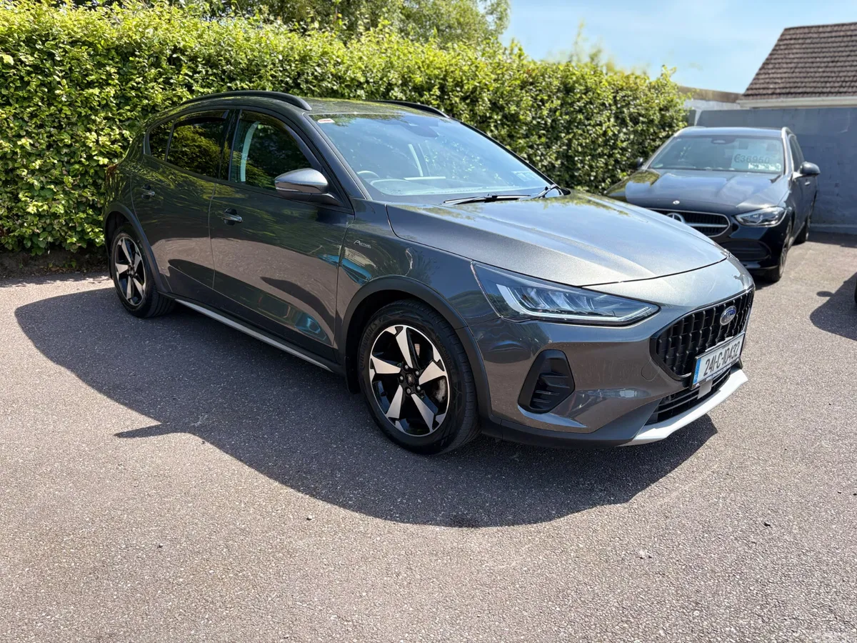 Ford Focus Hatchback, Diesel, 2024, Grey