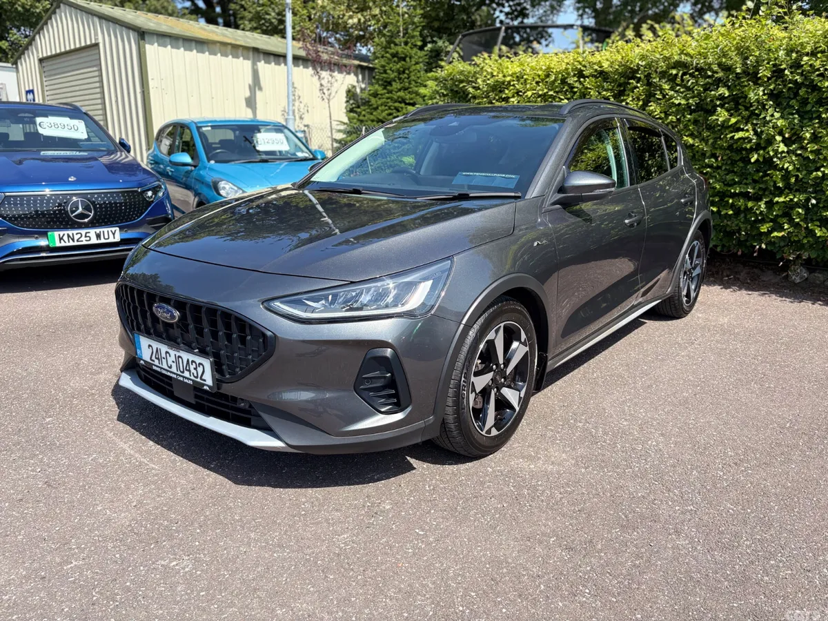Ford Focus Hatchback, Diesel, 2024, Grey