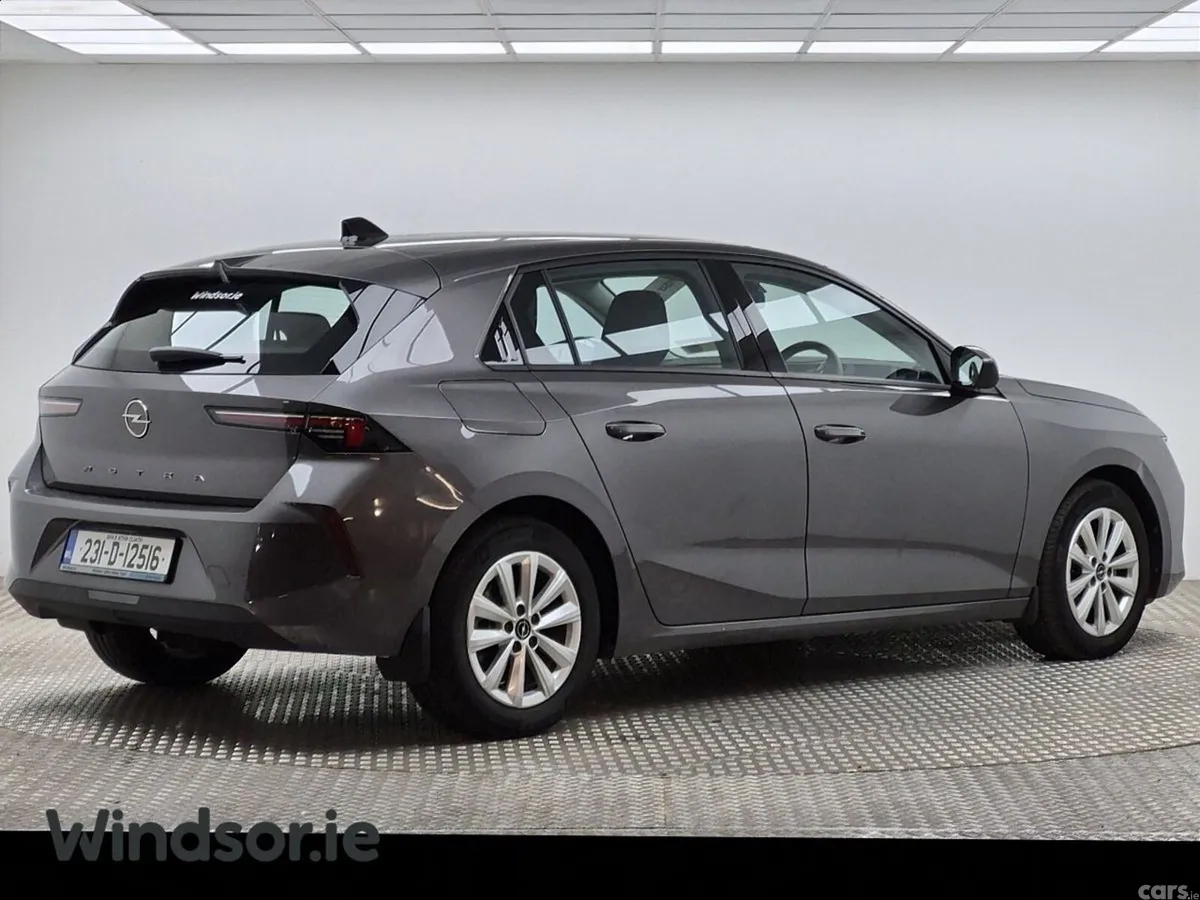 Opel Astra Hatchback, Petrol, 2023, Grey