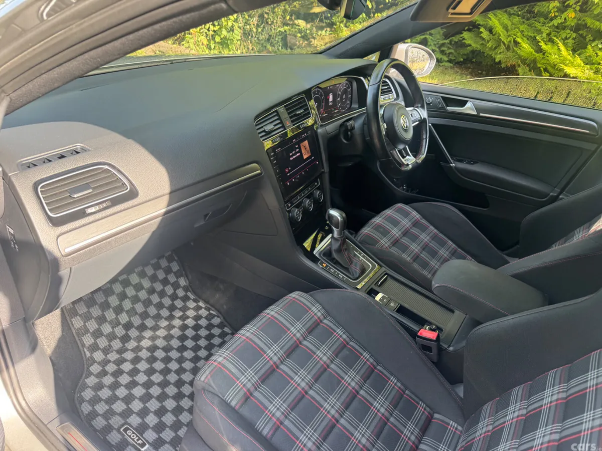 Volkswagen Golf Hatchback, Petrol, 2018, Silver