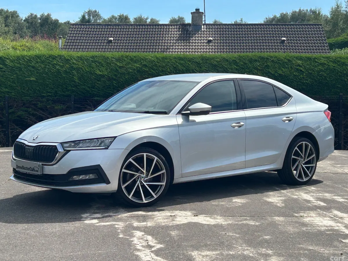 Skoda Octavia Hatchback, Diesel, 2022, Silver