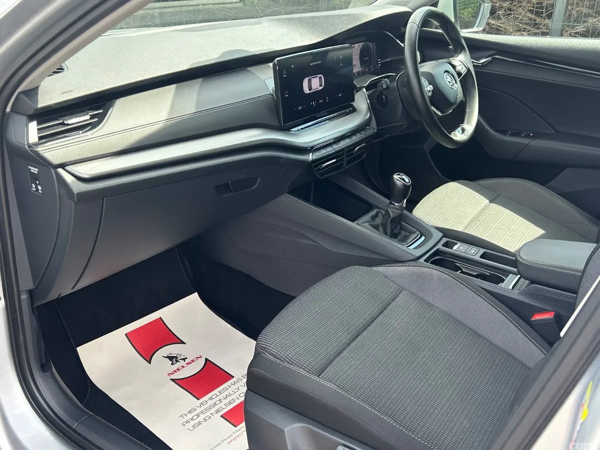 Skoda Octavia Hatchback, Diesel, 2022, Silver