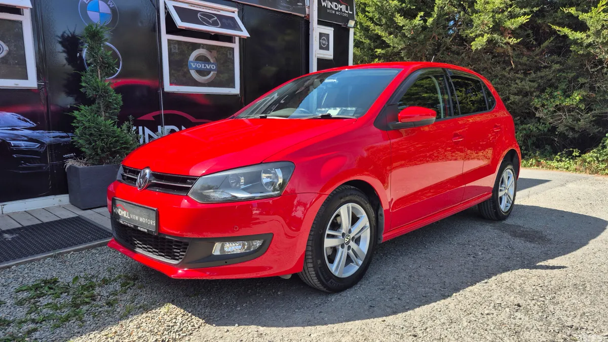 Volkswagen Polo Hatchback, Petrol, 2014, Red