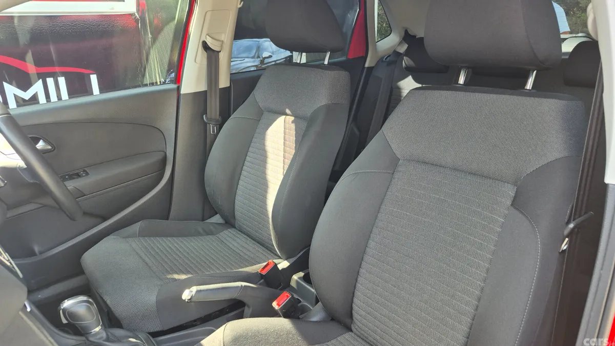 Volkswagen Polo Hatchback, Petrol, 2014, Red