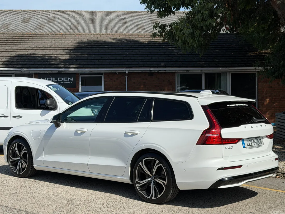 Volvo V60 Estate, Petrol Plug-in Hybrid, 2022, White
