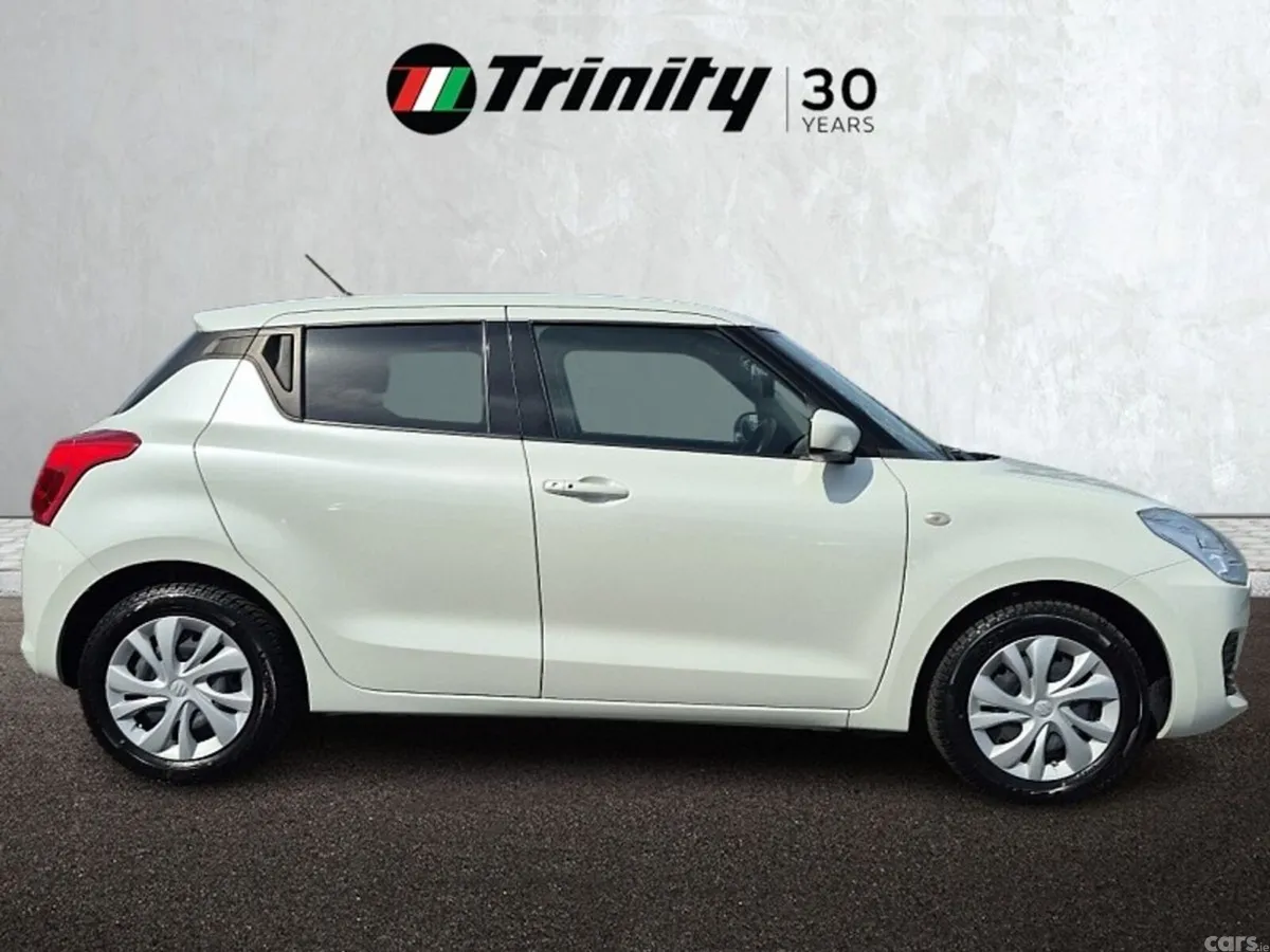 Suzuki Swift Hatchback, Petrol, 2023, White